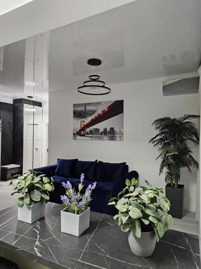 Mamaia Nord Vip Aparthotel นาโวดาริ ภายนอก รูปภาพ