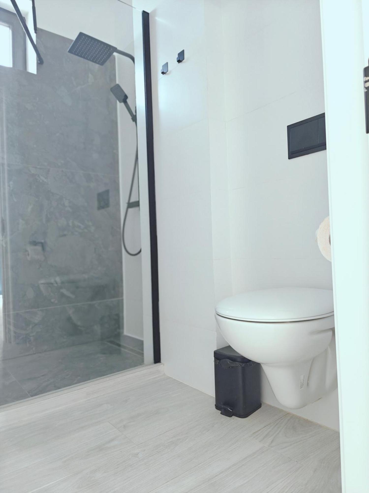 Mamaia Nord Vip Aparthotel นาโวดาริ ภายนอก รูปภาพ